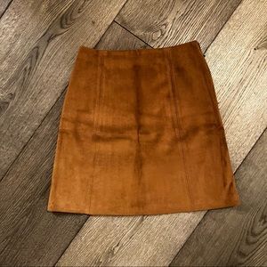 Aritzia Babaton Mini Skirt in Camel- size 00